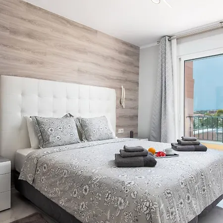 Modern 4 Bedroom In Casa de Férias *