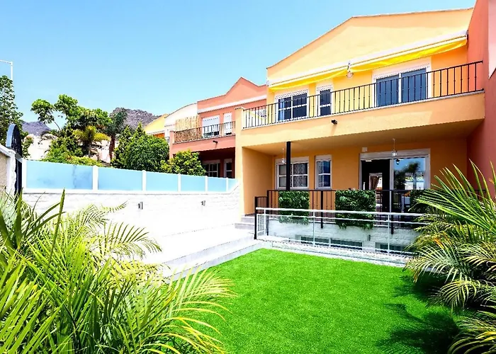 Modern 4 Bedroom In *