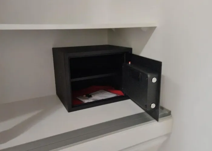 בית נופש Modern 4 Bedroom In *