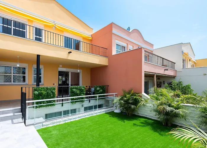 Modern 4 Bedroom In *