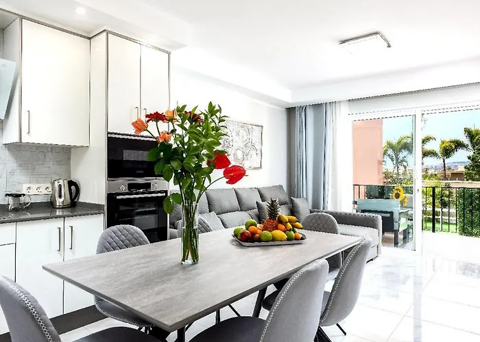 Modern 4 Bedroom In Feriehus *