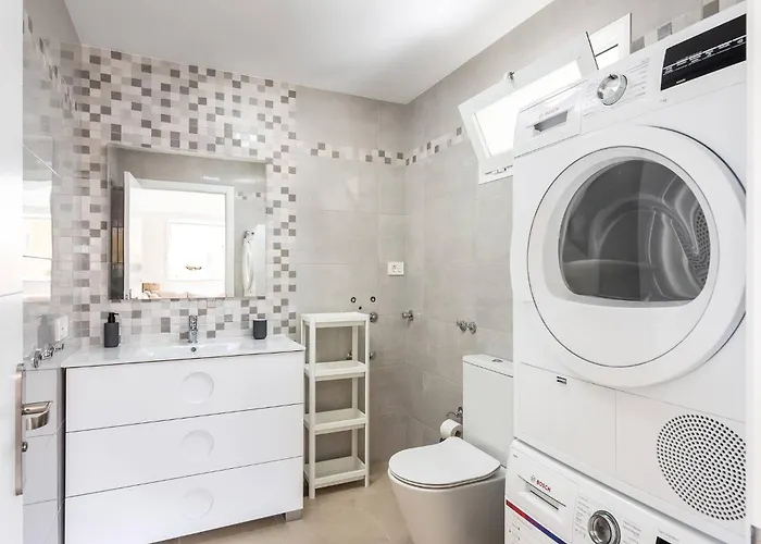 Modern 4 Bedroom In بيت للعطل أذيخي