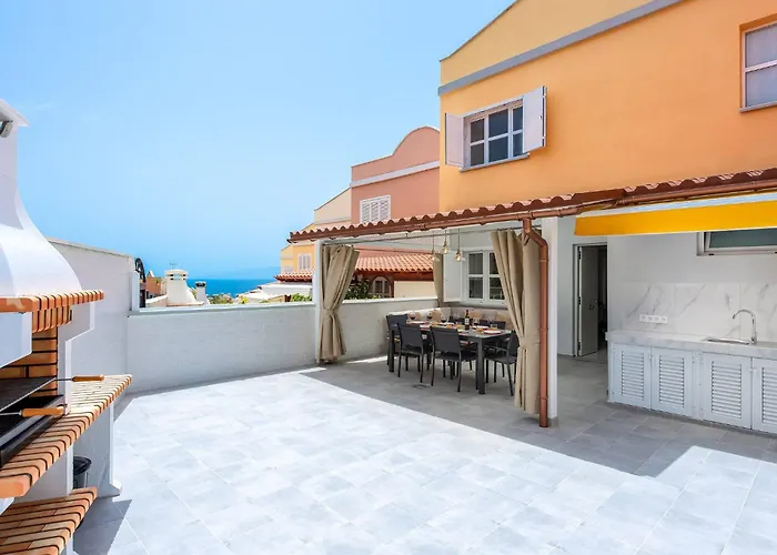 Modern 4 Bedroom In أذيخي