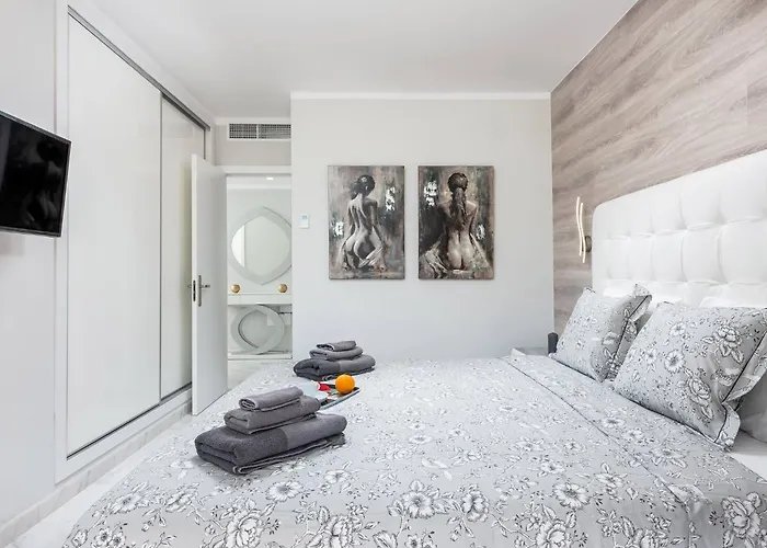 Modern 4 Bedroom In أذيخي