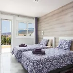 Modern 4 Bedroom In Ferienhaus
