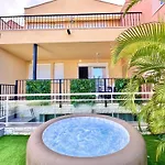 Modern 4 Bedroom In Ferienhaus
