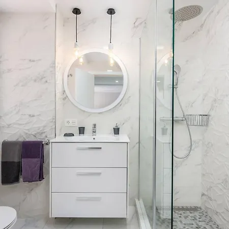 Σπίτι διακοπών Modern 4 Bedroom In *