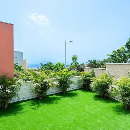 Modern 4 Bedroom In