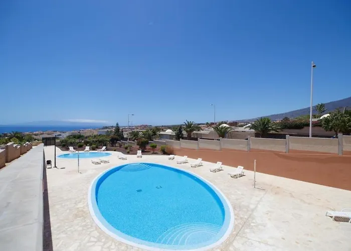 Modern 4 Bedroom In Prázdninový dům Costa Adeje (Tenerife)