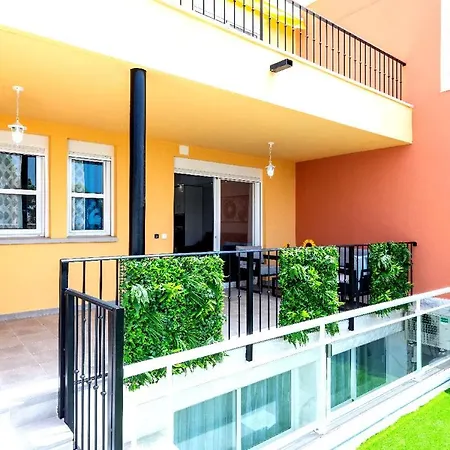 Modern 4 Bedroom In 아데제